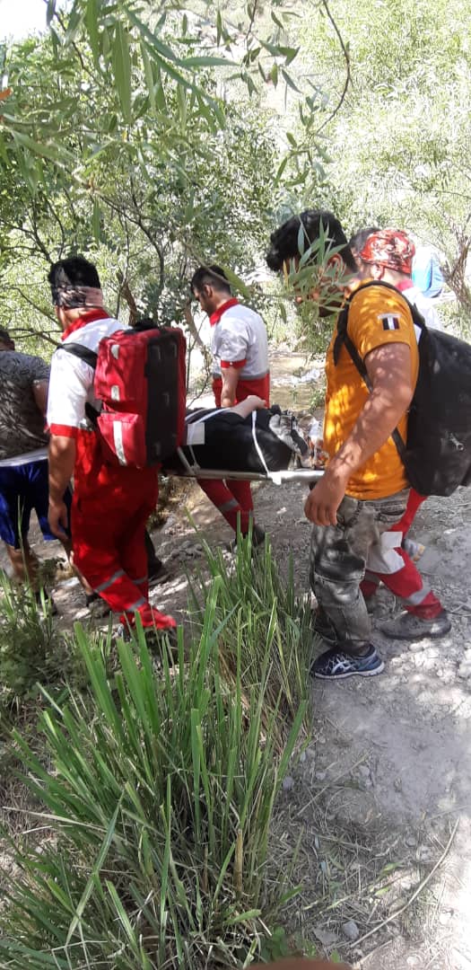 سقوط بانوی گردشگر اهوازی از آبشار آبگرمه شهرستان دورود