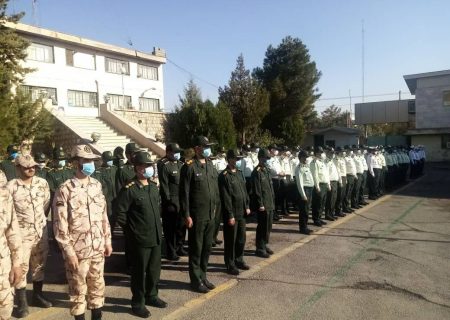 صبحگاه مشترک نیروهای نظامی و انتظامی در شهرستان دورود برگزار شد