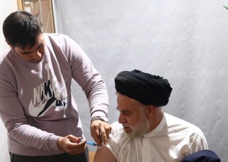 تزریق دوز دوم واکسن کرونا توسط امام جمعه دورود