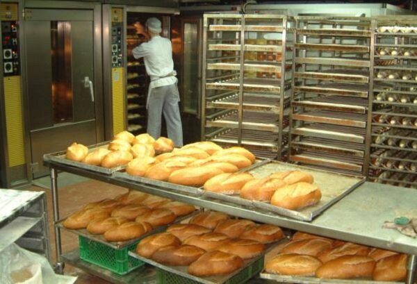 قیمت جدید نان فانتزی در شهرستان دورود تعیین شد
